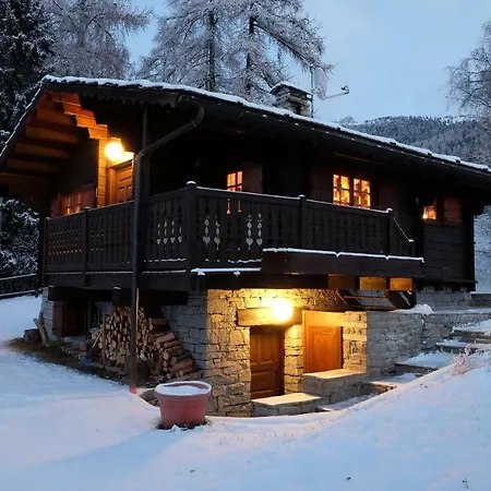 Rosso 38 Chalet Chalet