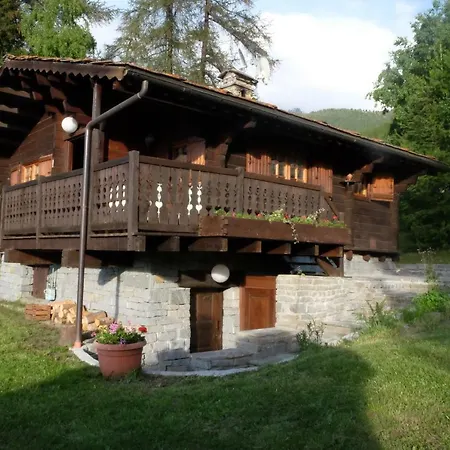 Rosso 38 Chalet Chalet Pila (Valle d'Aosta)